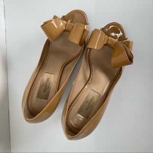 Valentino Neutral Bow Peep-toe Pumps